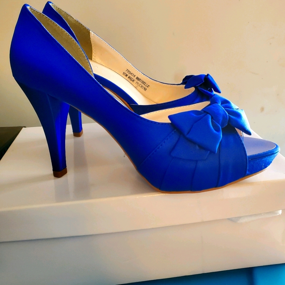 Peep Toe Heel With Bow

DAVID'S BRIDAL